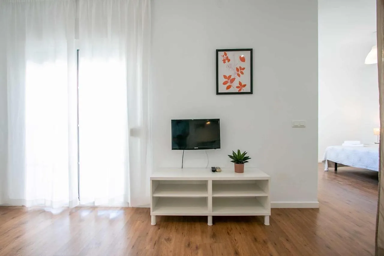Apartamentos Casa Yoli en Maro 0*,  España